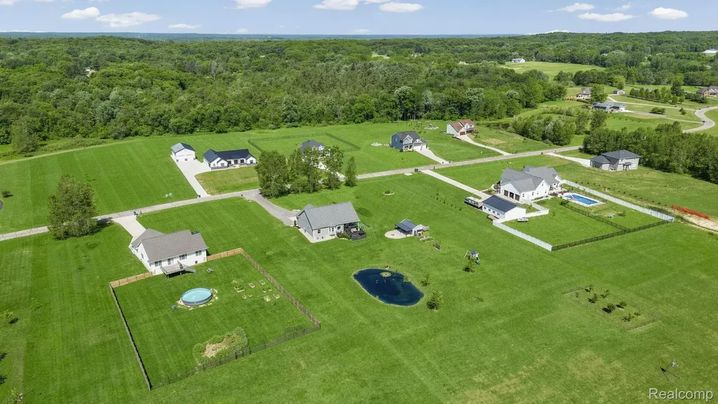 751 Nelson William Drive Brandon Charter Township MI 48462