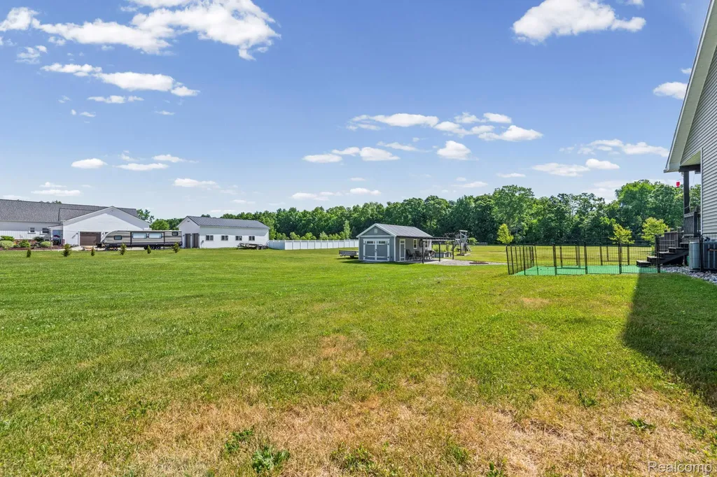 751 Nelson William Drive Brandon Charter Township MI 48462