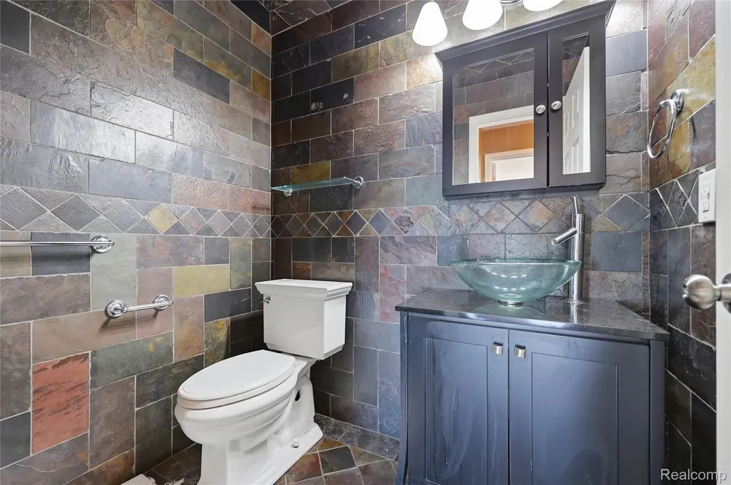 37510 Jefferson Avenue Harrison Charter Township MI 48045