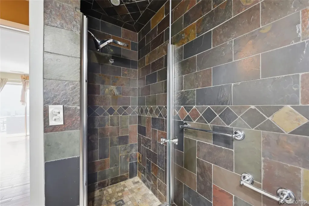 37510 Jefferson Avenue Harrison Charter Township MI 48045