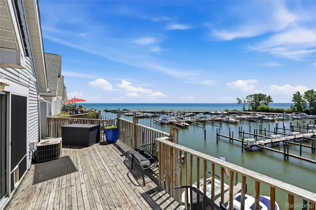 37510 Jefferson Avenue Harrison Charter Township MI 48045