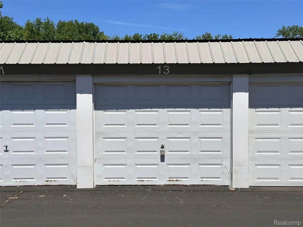 37510 Jefferson Avenue Harrison Charter Township MI 48045