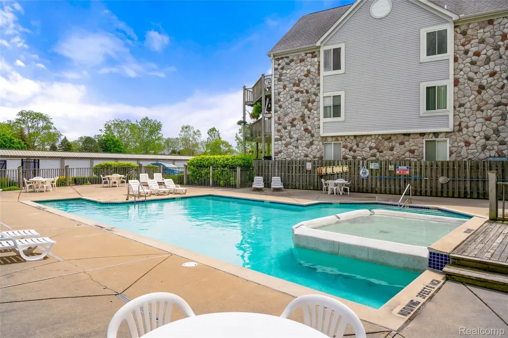 37510 Jefferson Avenue Harrison Charter Township MI 48045