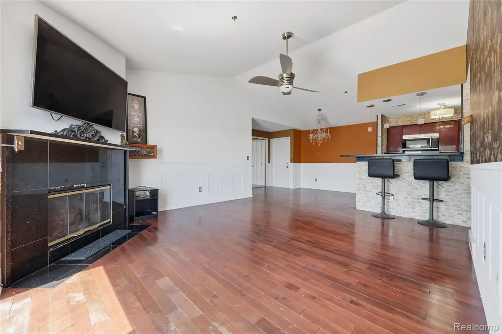 37510 Jefferson Avenue Harrison Charter Township MI 48045