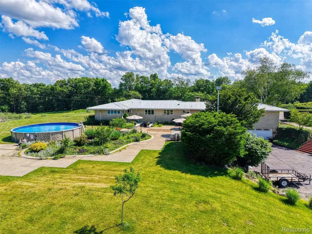 18999 Weller Road Unadilla Township MI 48137