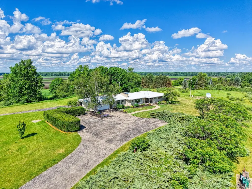 18999 Weller Road Unadilla Township MI 48137