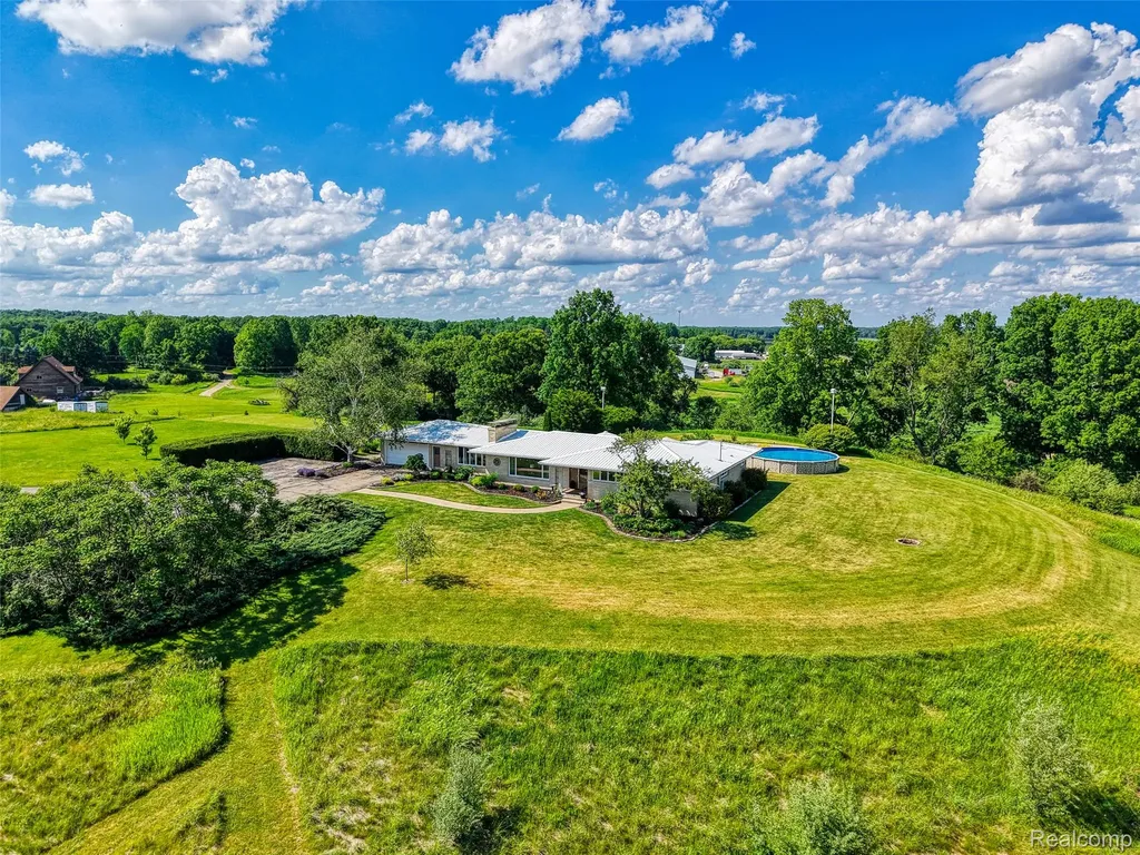 18999 Weller Road Unadilla Township MI 48137