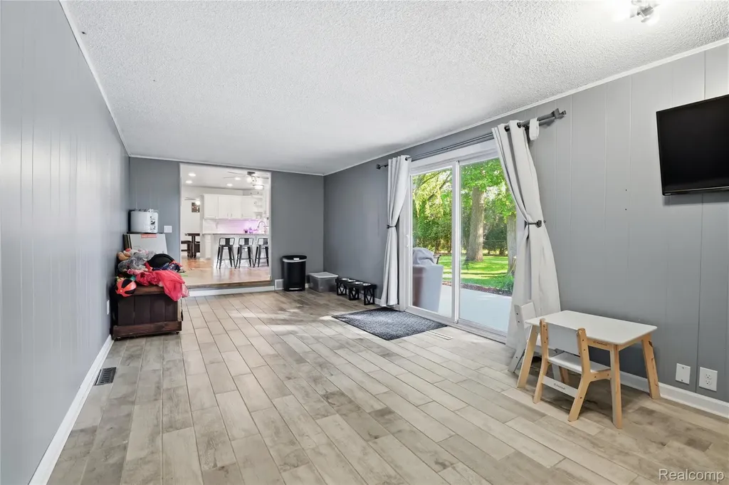 6218 Mckenzie Drive Mundy Township MI 48507