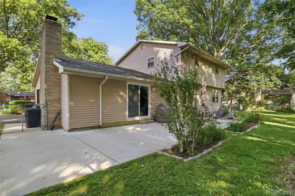 6218 Mckenzie Drive Mundy Township MI 48507