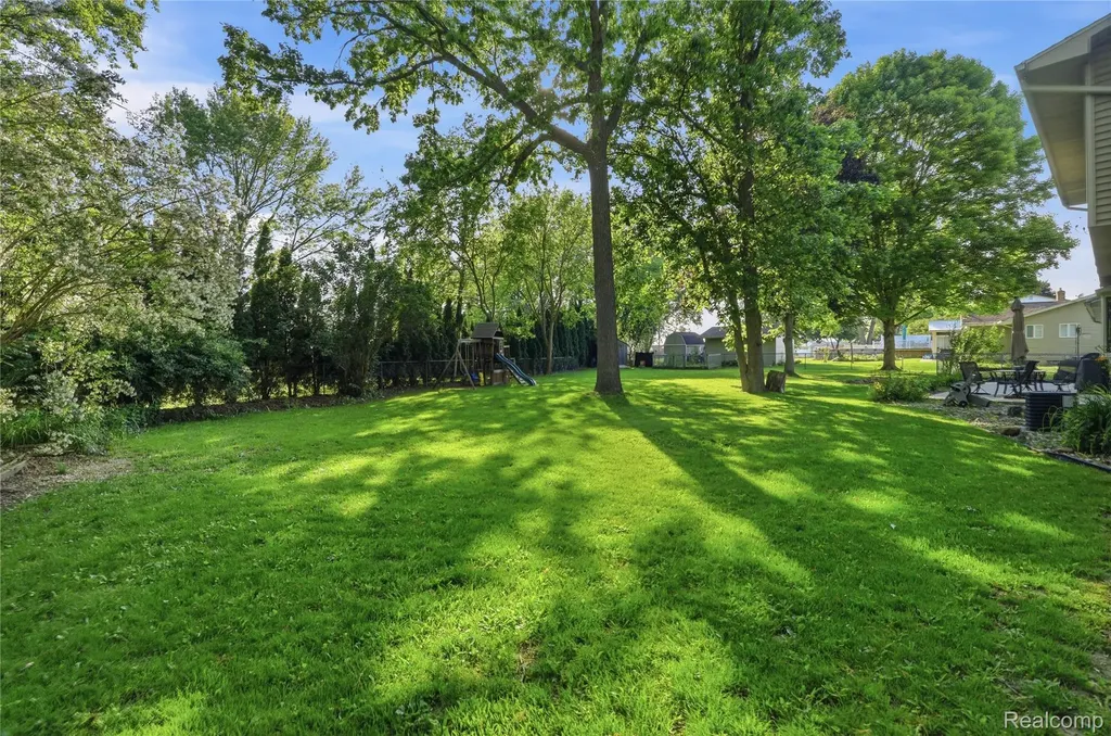 6218 Mckenzie Drive Mundy Township MI 48507