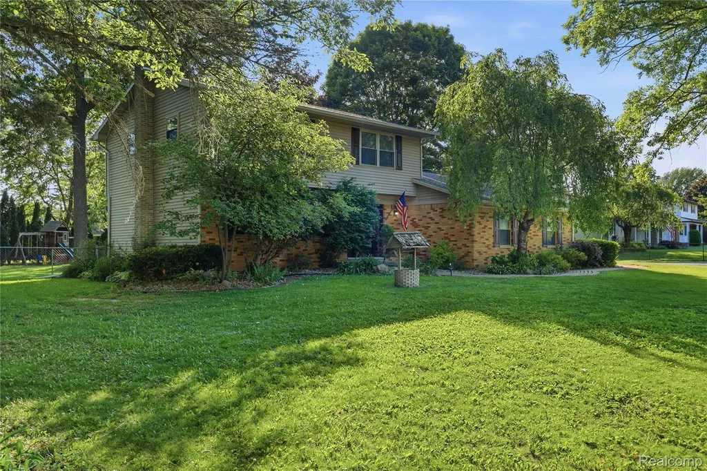 6218 Mckenzie Drive Mundy Township MI 48507