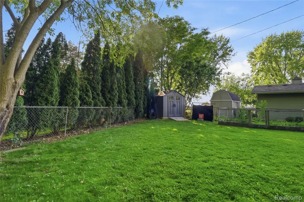 6218 Mckenzie Drive Mundy Township MI 48507