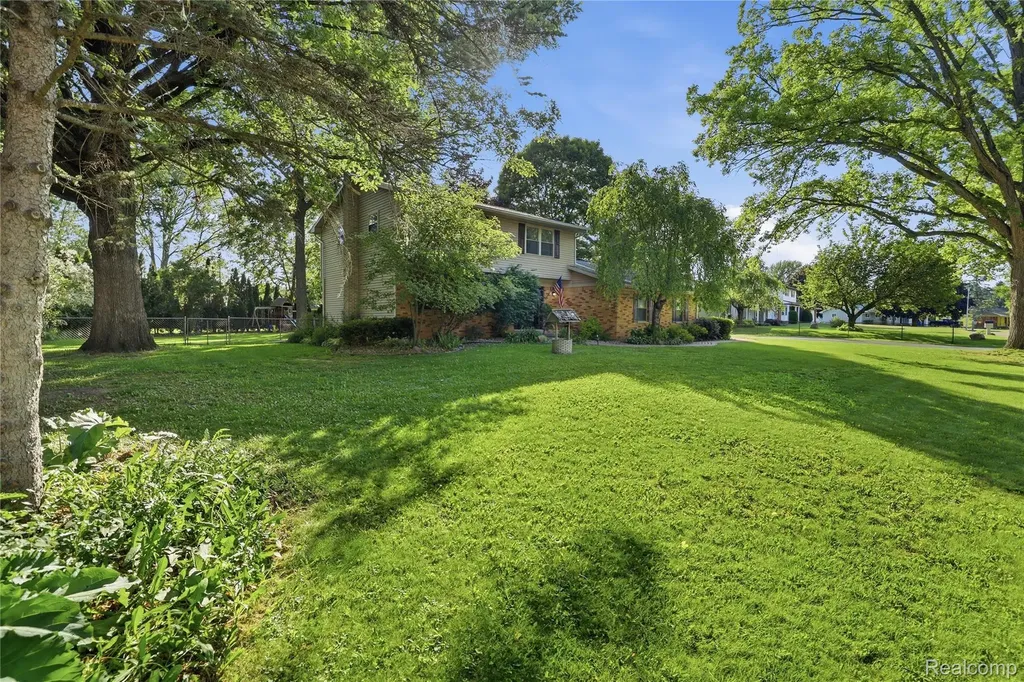 6218 Mckenzie Drive Mundy Township MI 48507