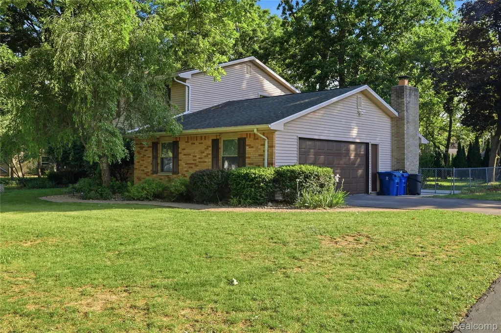 6218 Mckenzie Drive Mundy Township MI 48507
