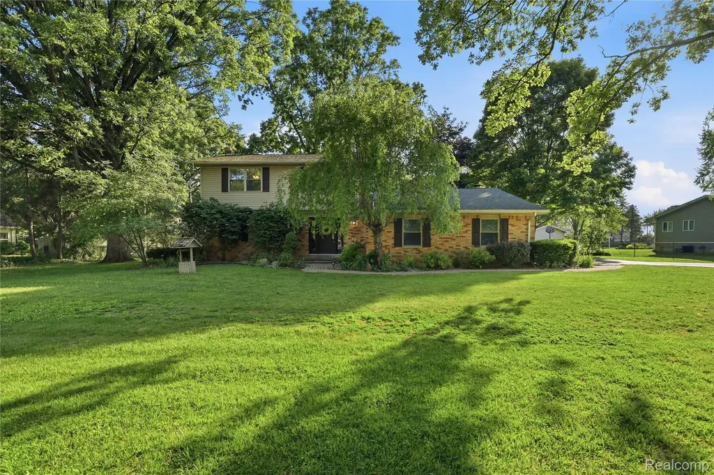 6218 Mckenzie Drive Mundy Township MI 48507