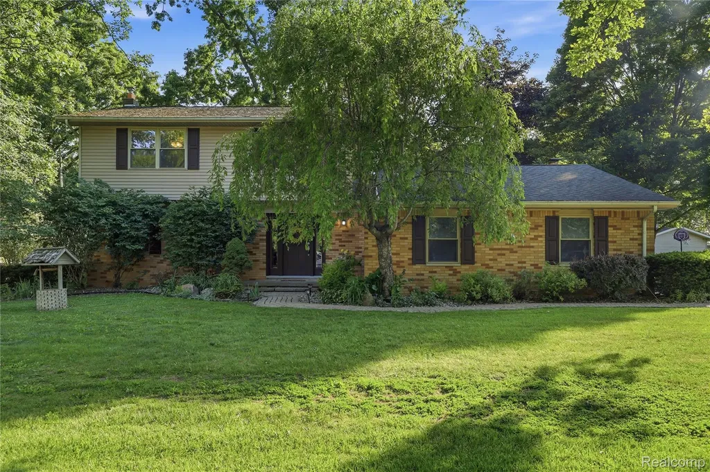 6218 Mckenzie Drive Mundy Township MI 48507