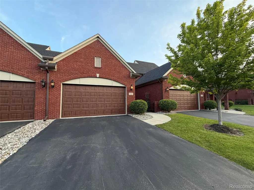 3604 Bay Harbor Drive Brighton Township MI 48114
