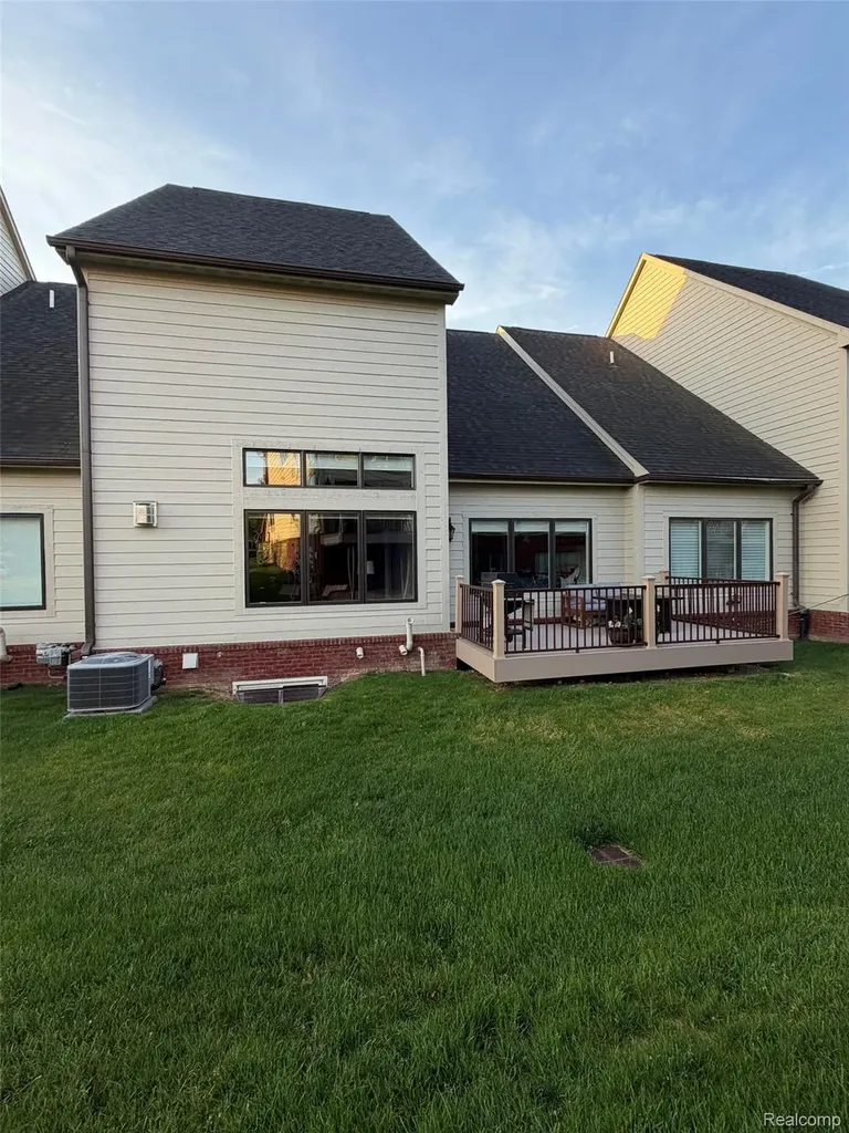 3604 Bay Harbor Drive Brighton Township MI 48114