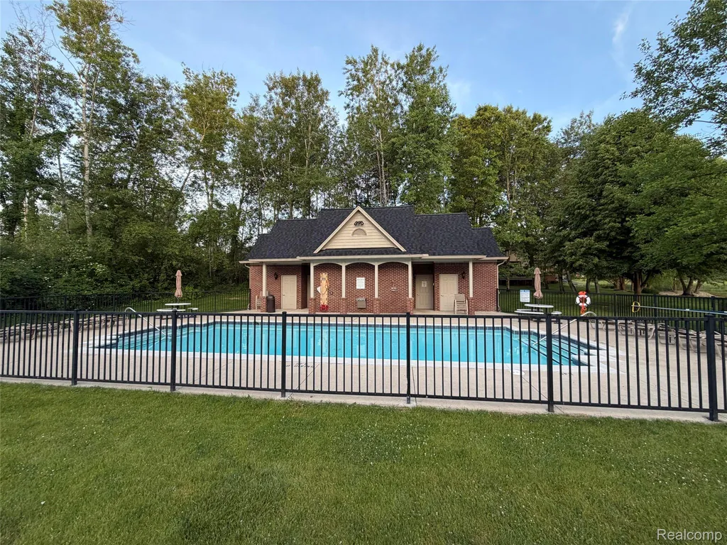 3604 Bay Harbor Drive Brighton Township MI 48114