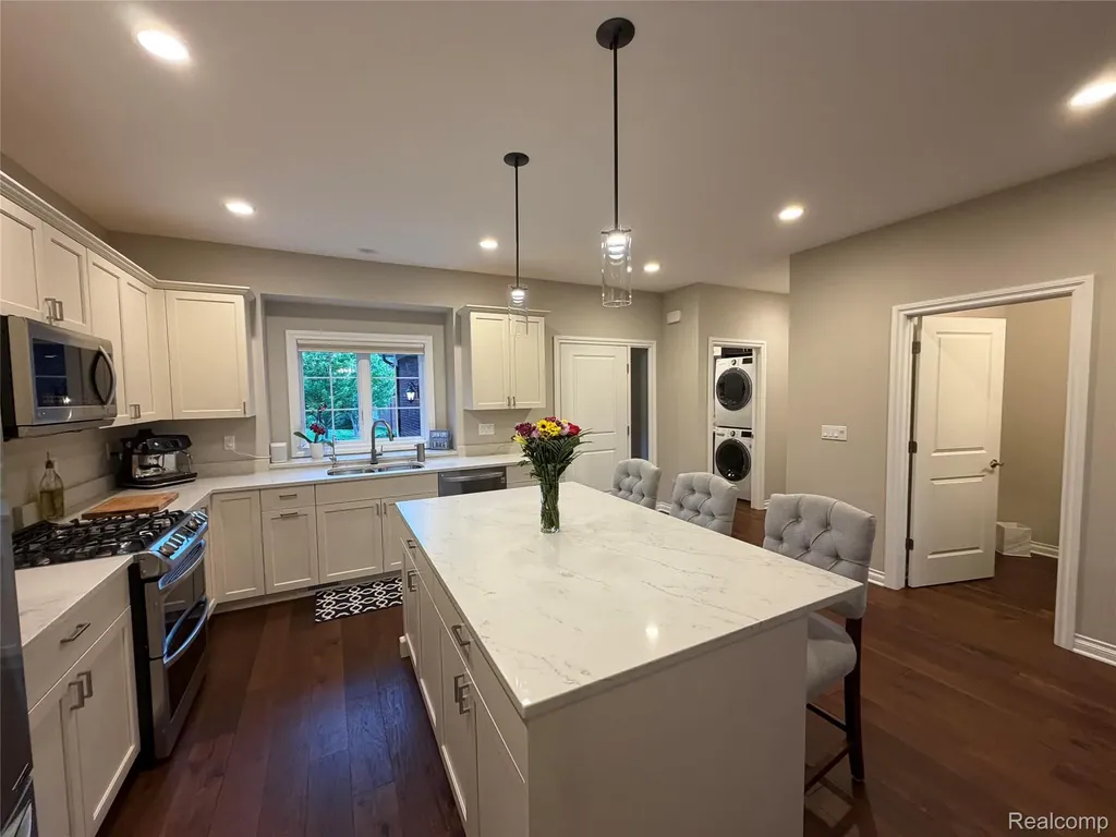 3604 Bay Harbor Drive Brighton Township MI 48114