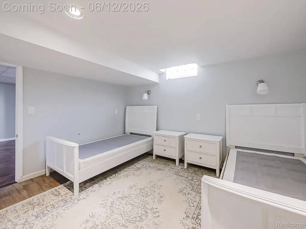 29340 Fairfield Avenue Warren City MI 48088