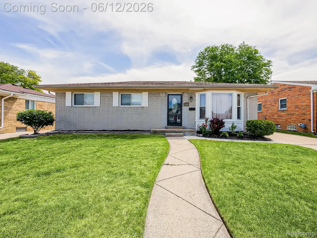 29340 Fairfield Avenue Warren City MI 48088