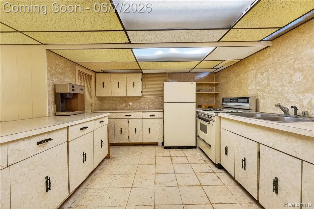 20257 Coachwood Road W Riverview City MI 48193