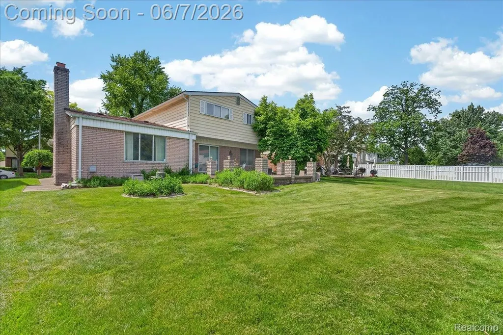 20257 Coachwood Road W Riverview City MI 48193