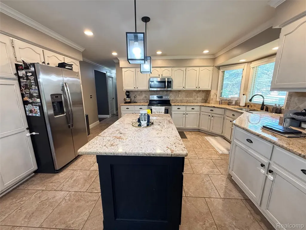 46557 Glen Pointe Drive Shelby Charter Township MI 48315