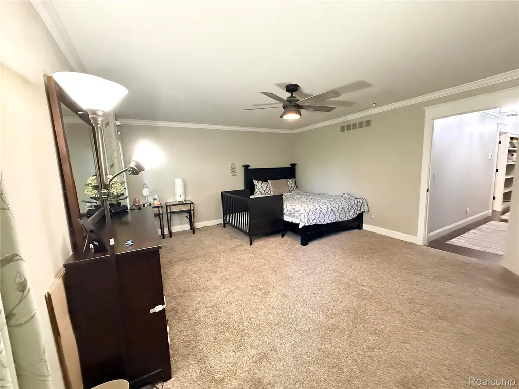 46557 Glen Pointe Drive Shelby Charter Township MI 48315