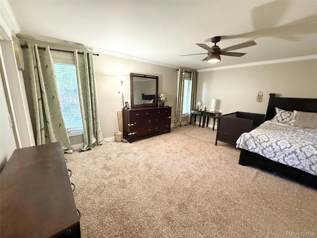 46557 Glen Pointe Drive Shelby Charter Township MI 48315