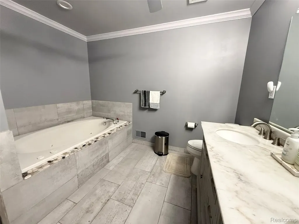 46557 Glen Pointe Drive Shelby Charter Township MI 48315