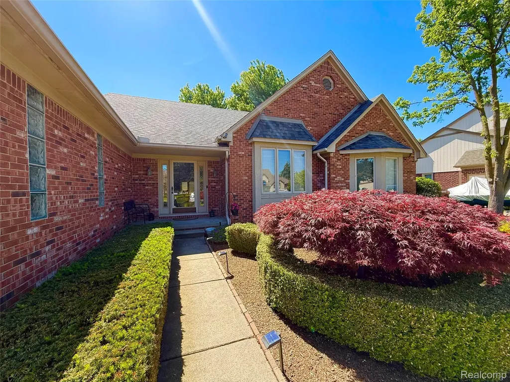 46557 Glen Pointe Drive Shelby Charter Township MI 48315