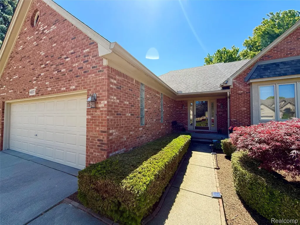 46557 Glen Pointe Drive Shelby Charter Township MI 48315