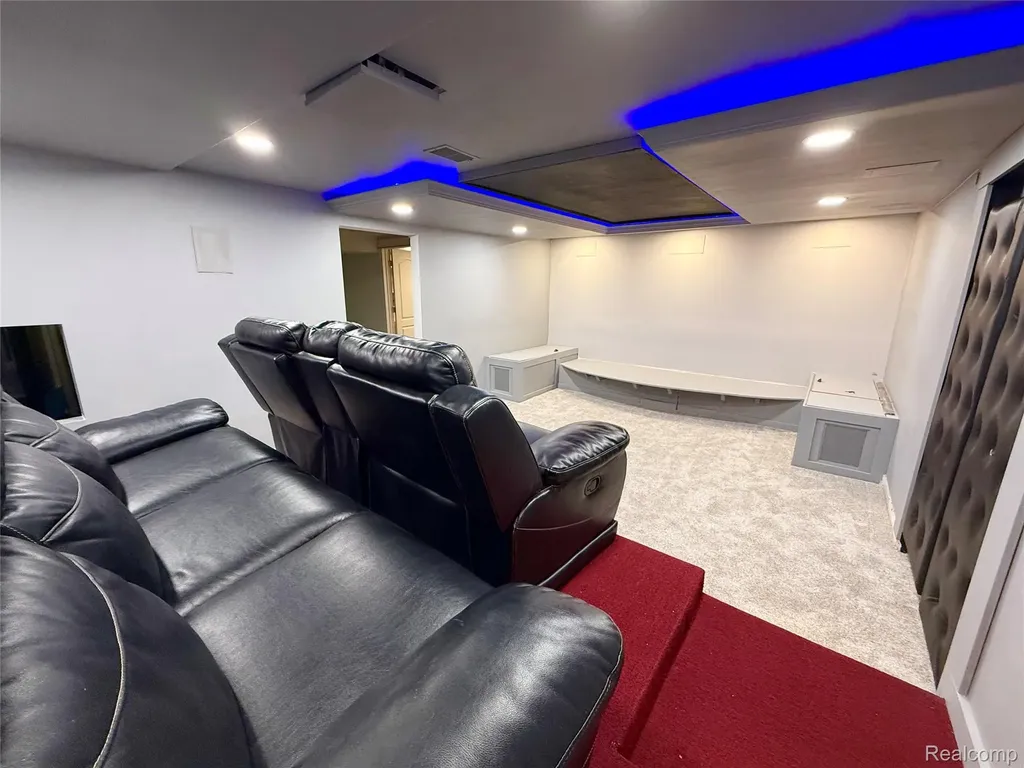 46557 Glen Pointe Drive Shelby Charter Township MI 48315