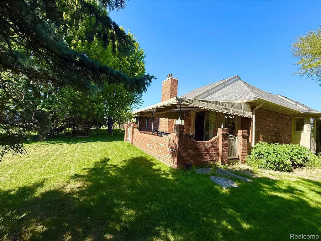 46557 Glen Pointe Drive Shelby Charter Township MI 48315