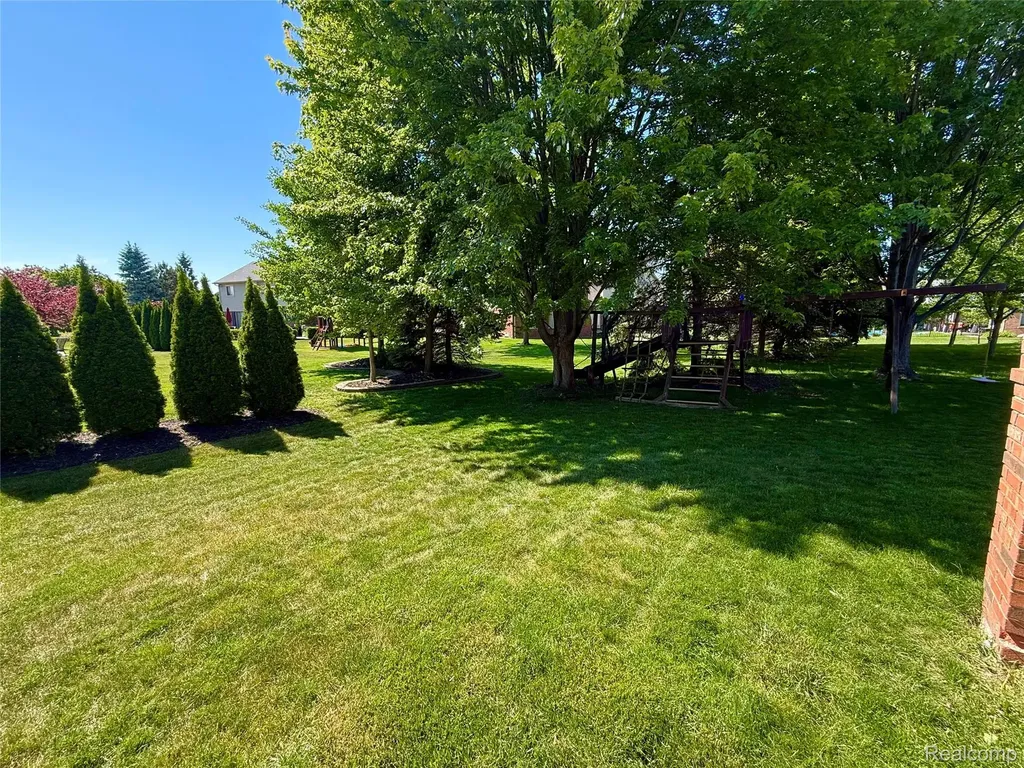 46557 Glen Pointe Drive Shelby Charter Township MI 48315
