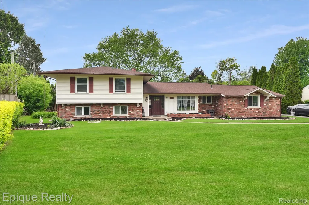 38243 Jonathan Street Clinton Charter Township MI 48036