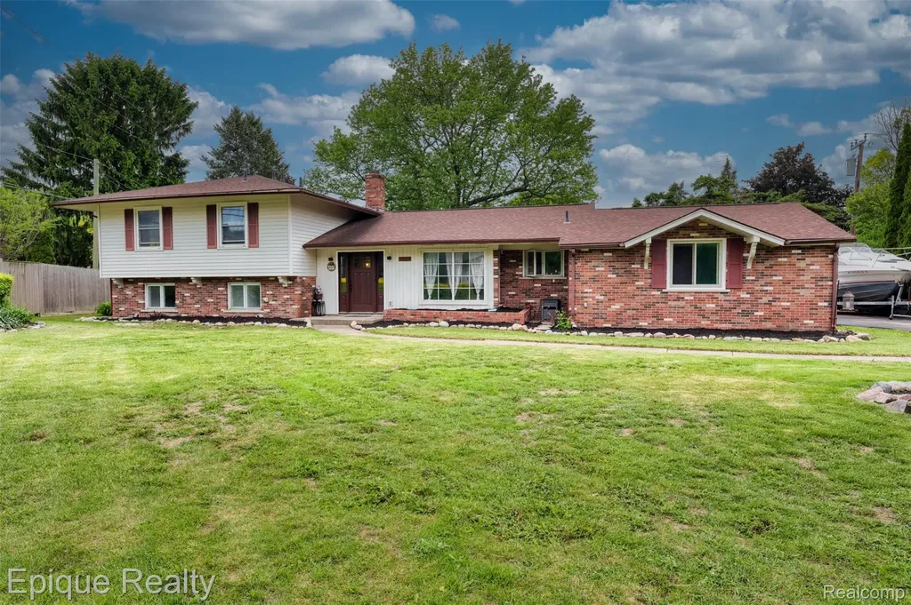 38243 Jonathan Street Clinton Charter Township MI 48036
