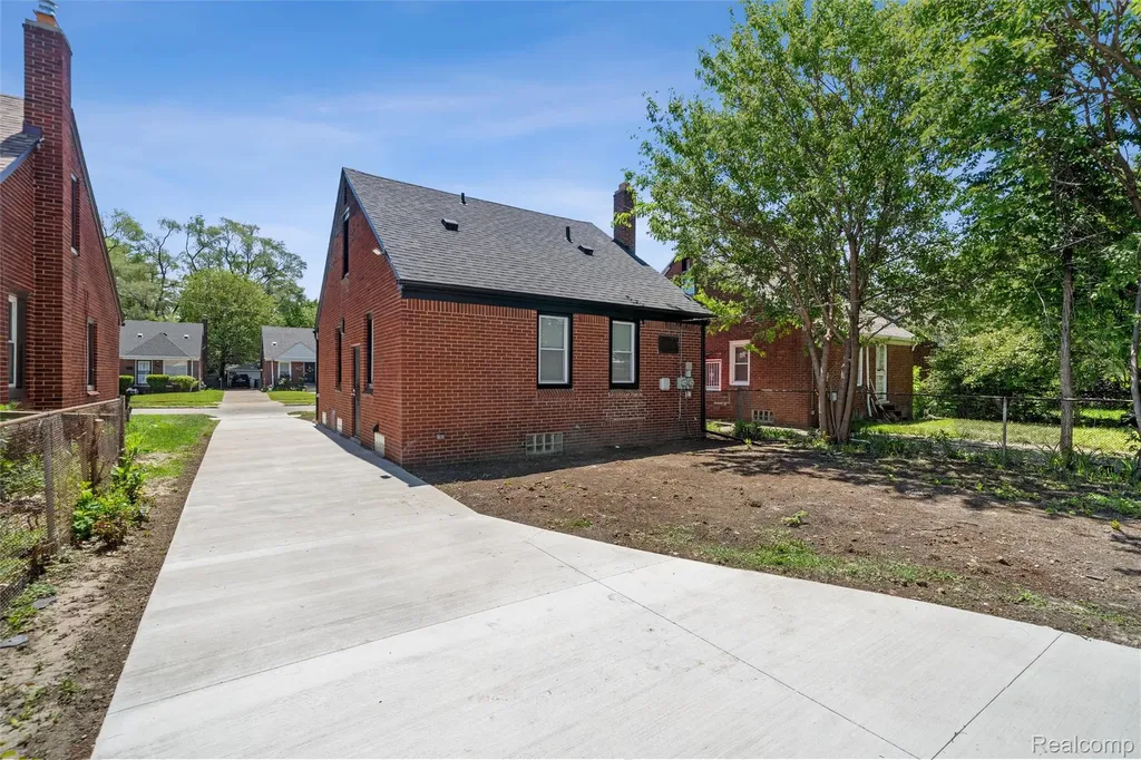 14441 Carlisle Street Detroit City MI 48205