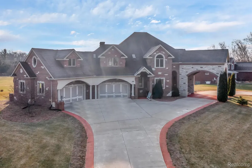 277 Brittany Lane Saline City MI 48176