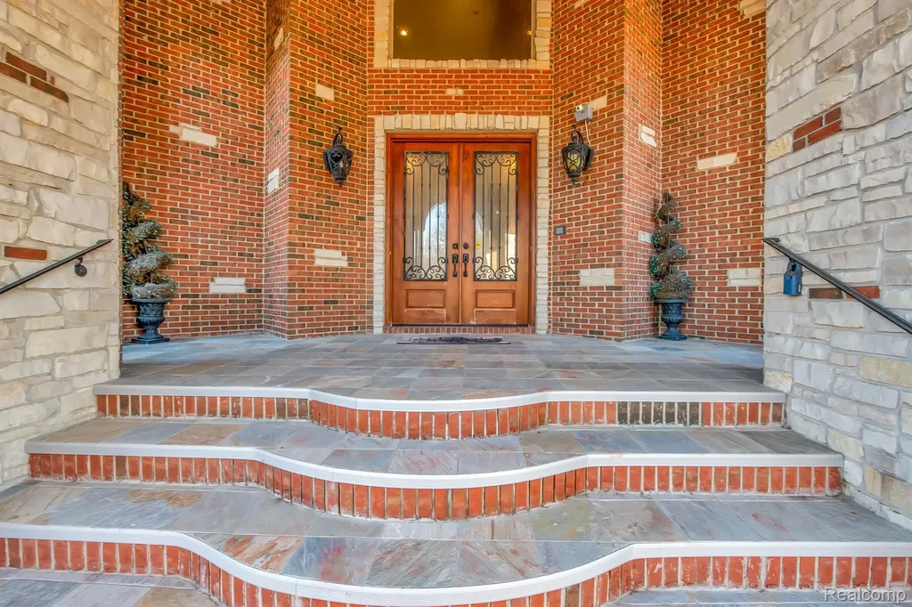 277 Brittany Lane Saline City MI 48176