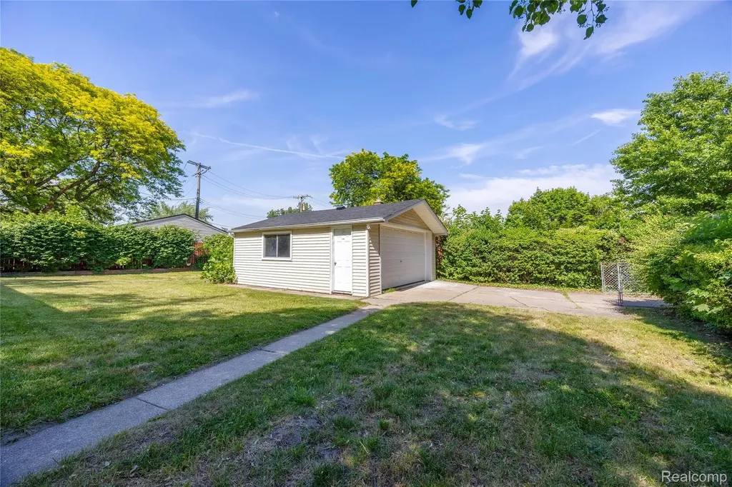 939 S Wildwood Street Westland City MI 48186