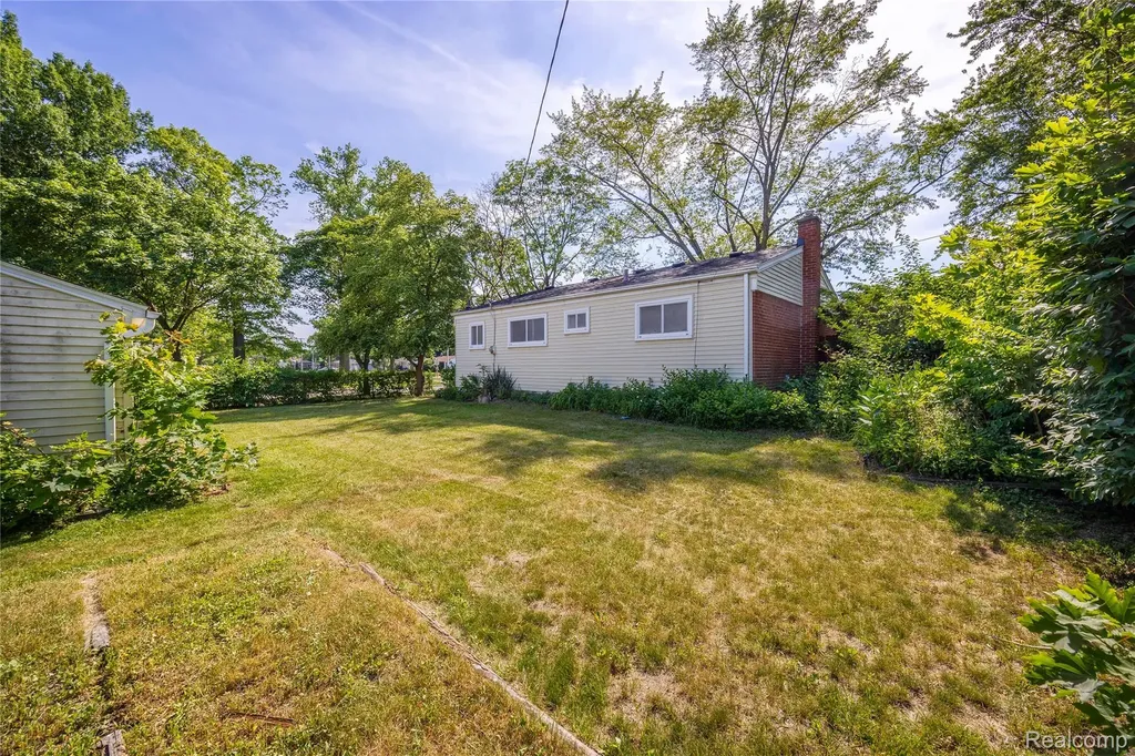 939 S Wildwood Street Westland City MI 48186