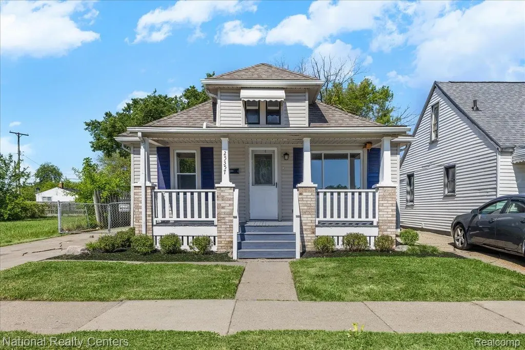 25357 Lawn Street Roseville City MI 48066