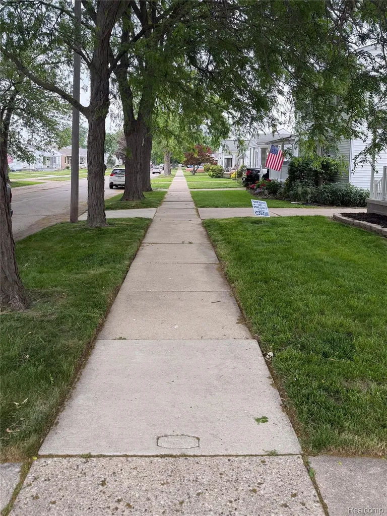 3613 21st Street Wyandotte City MI 48192