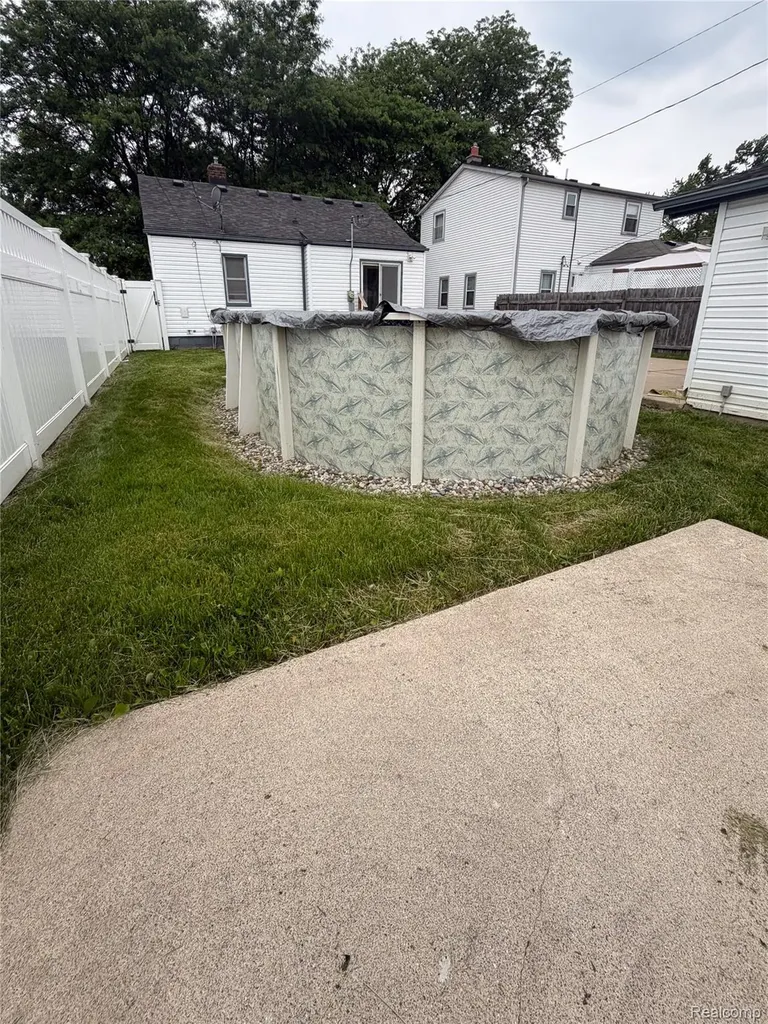 3613 21st Street Wyandotte City MI 48192