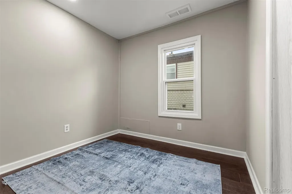 8279 Hugh Street Westland City MI 48185