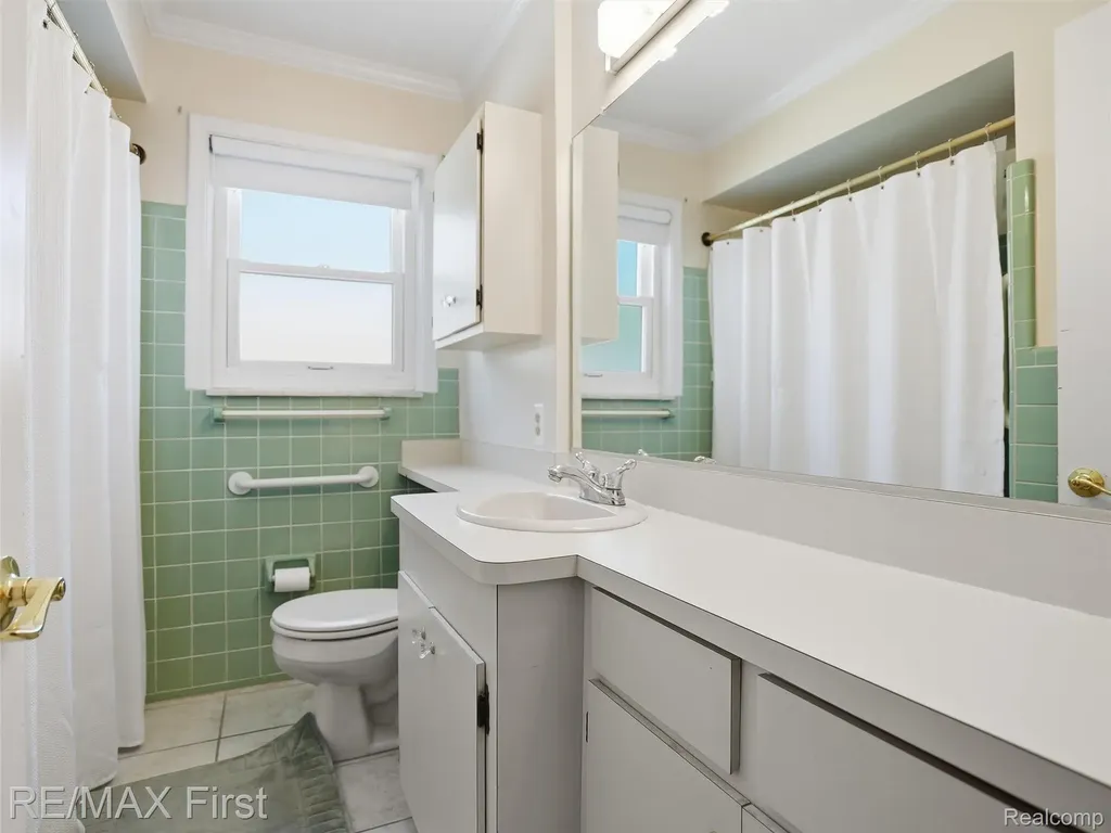 21213 Centennial Street St. Clair Shores City MI 48081