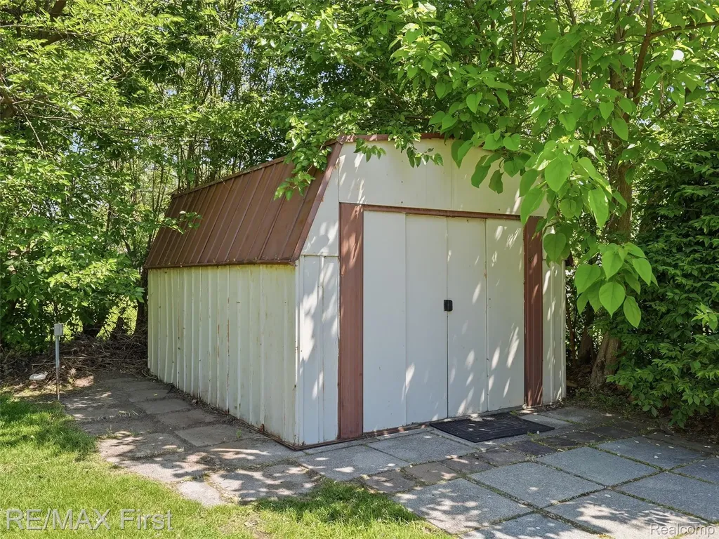 21213 Centennial Street St. Clair Shores City MI 48081